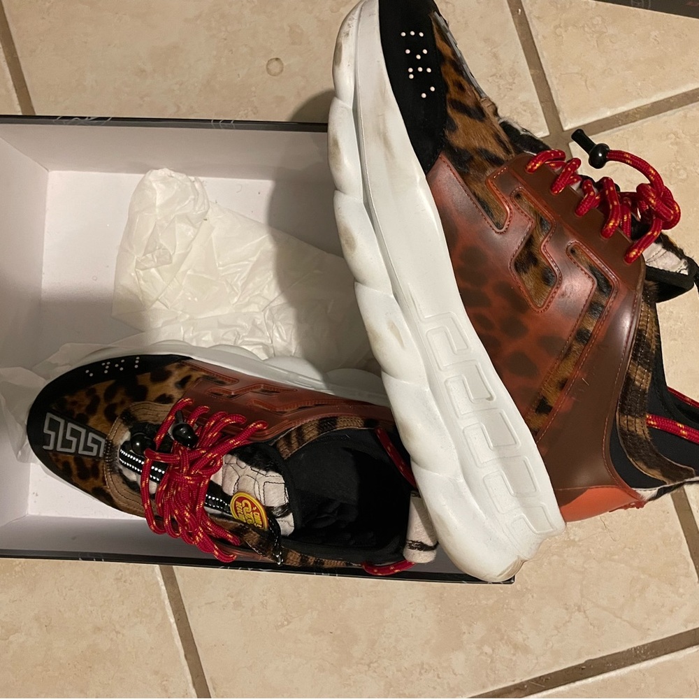 Versace!!! - Picture 3 of 5